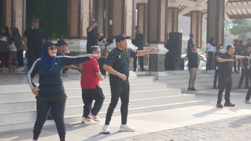 Senam Bersama ASN Sidoarjo, Bupati Subandi Ajak Jaga Kesehatan dan Kebersamaan 